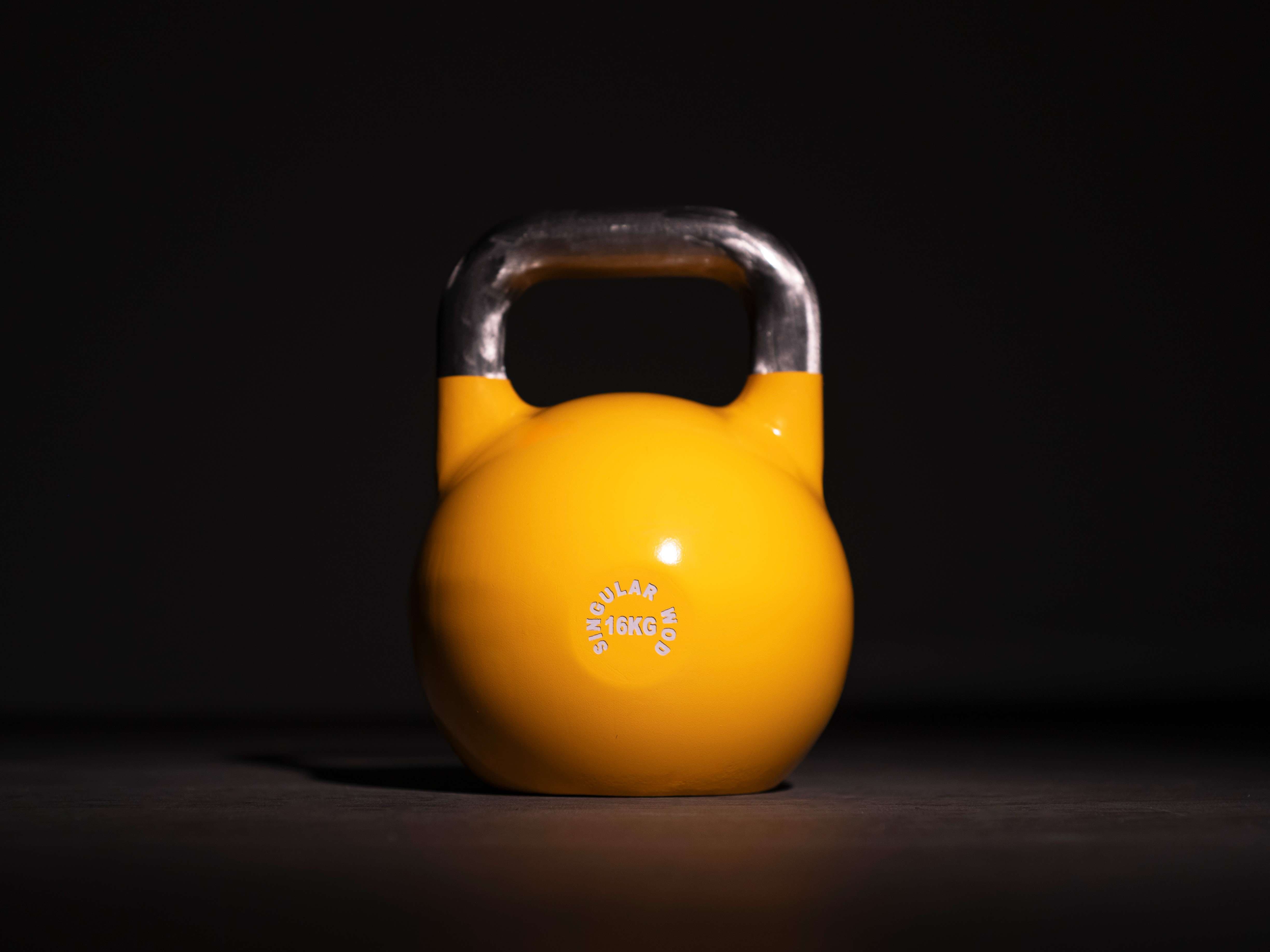 KETTLEBELL/PESA RUSA DE 16 KG AMARILLA - SINGULARWOD